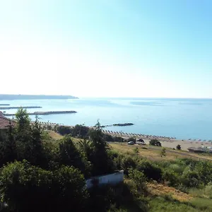 *** Отель Family Lazuren Briag Болгария